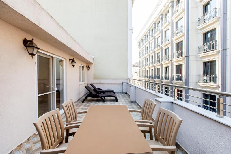 Suite with Terrace image 4