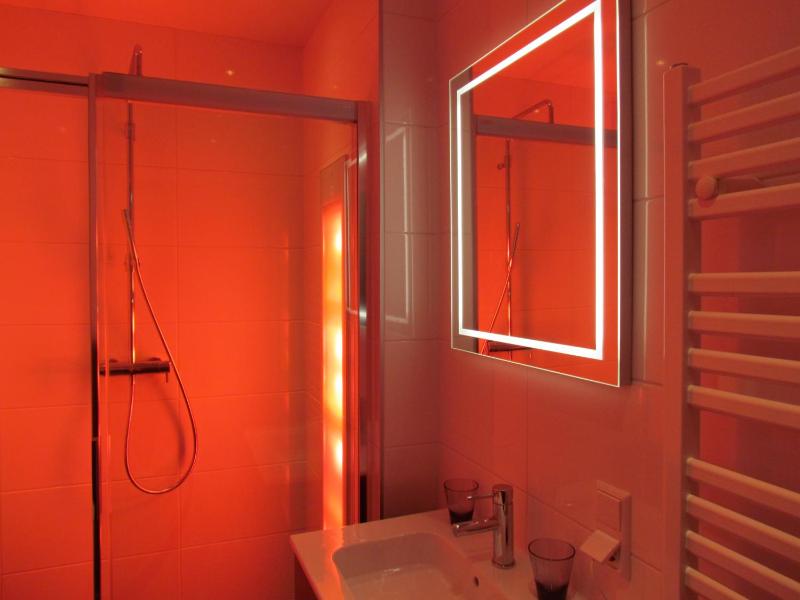 One-Bedroom Apartment image 3