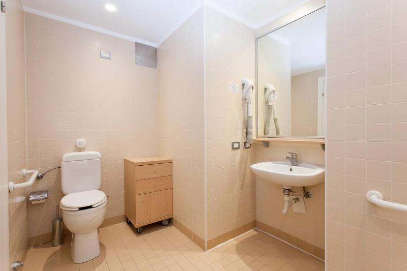 Economy Double or Twin Room image 1