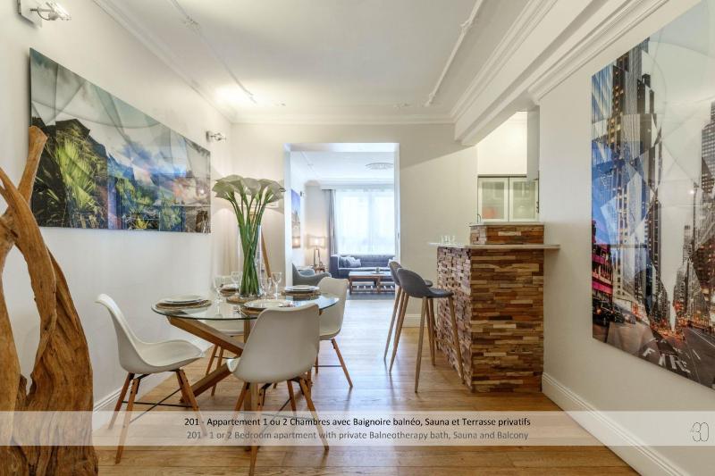 One or Two bedroom Apartment with Spa Bath, Sauna and Terrace image 1