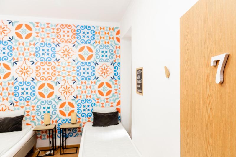 Twin Room image 2