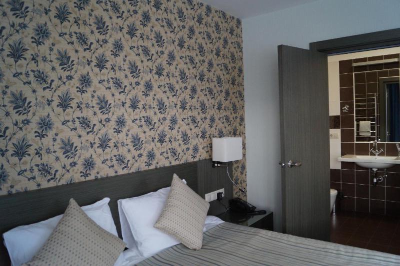 Suite with River View image 3