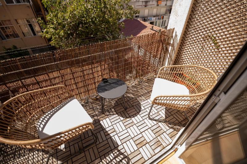 Triple Room with Terrace image 2