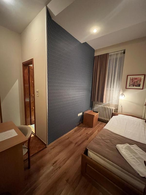 Single Room image 1