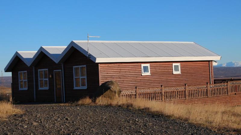 Four-Bedroom Cottage with Hot Tub image 3