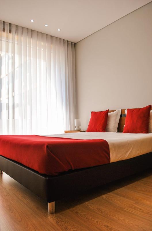 One-Bedroom Apartment image 1