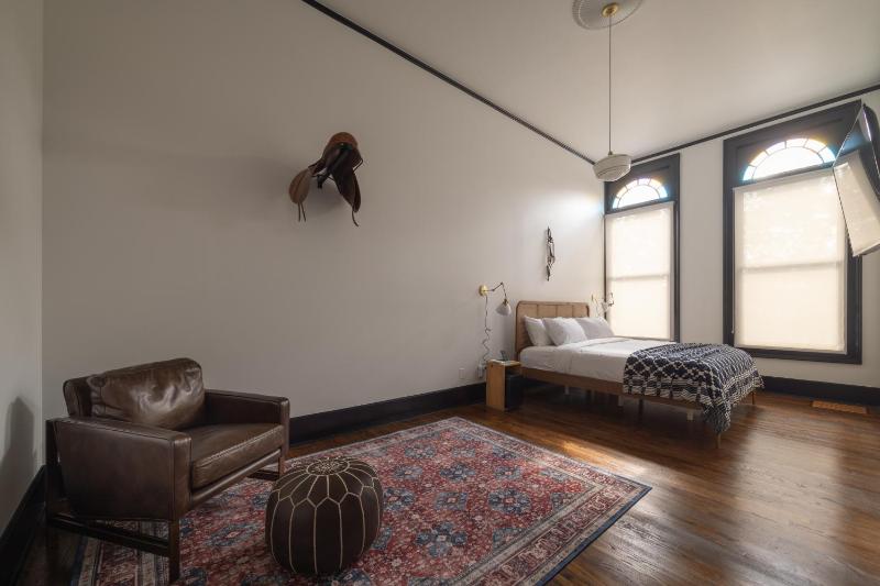 Superior King Room image 2
