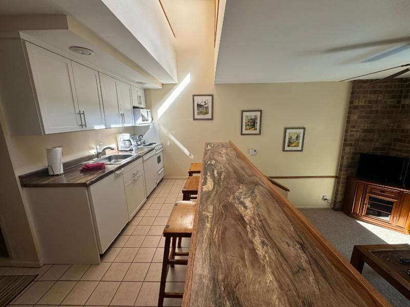 Shadow Mountain Lodge - image 13