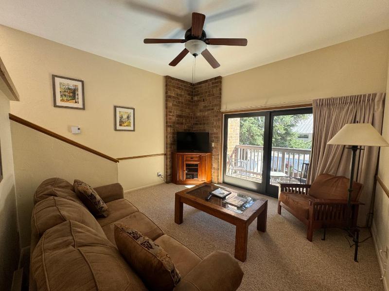 Shadow Mountain Lodge - image 29