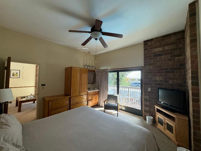 Shadow Mountain Lodge - image 28