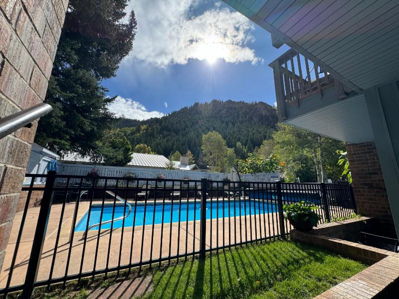 Shadow Mountain Lodge - image 21