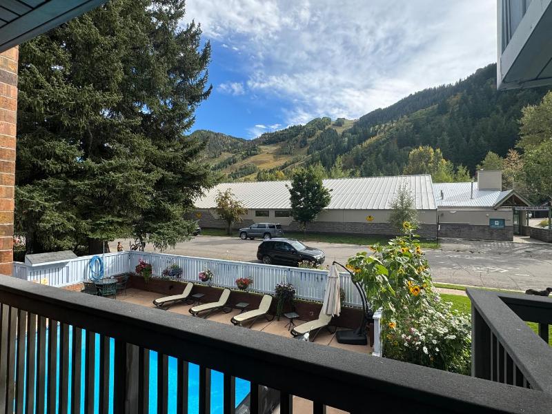 Shadow Mountain Lodge - image 37