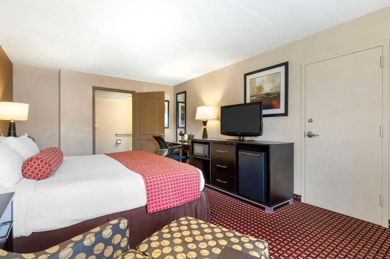 King Room with Walk-In Shower - Disability Access/Non-Smoking image 3