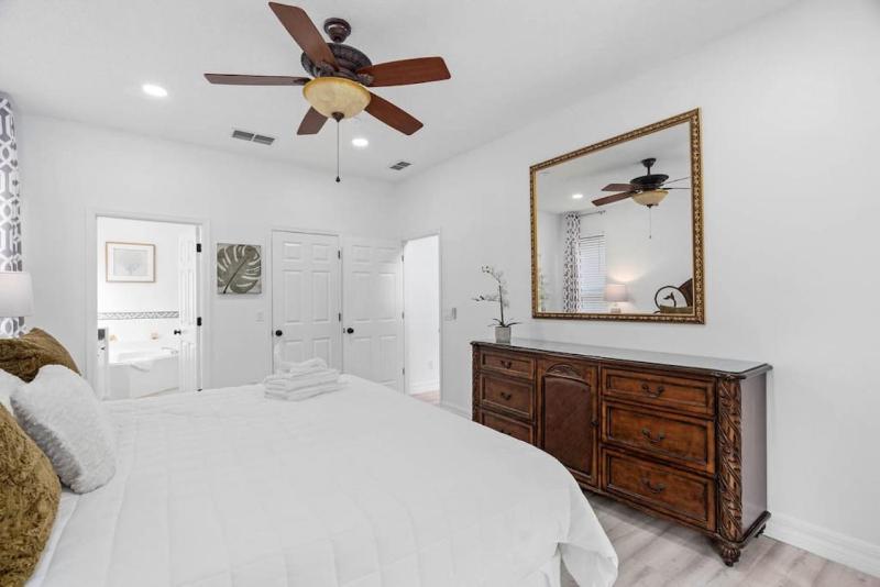 Tropical 7BR Heated Pool Pet Friendly Disney - image 46