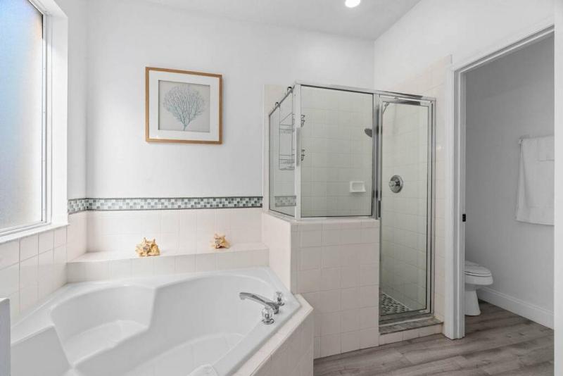 Tropical 7BR Heated Pool Pet Friendly Disney - image 31