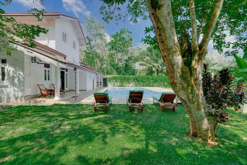 Tara Garden Sri Lanka - luxury colonial villa - image 32