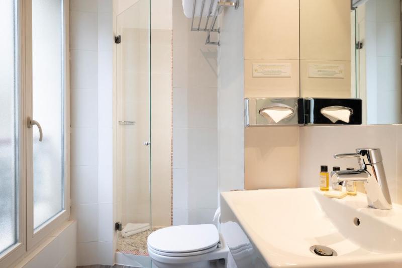Classic Single Room image 4