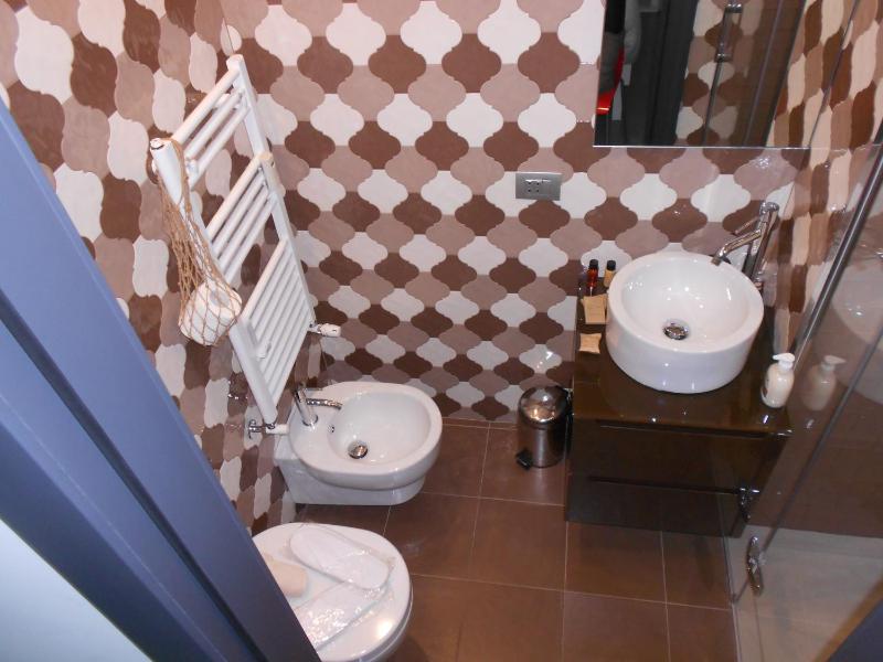 Double or Twin Room with Private Bathroom image 3
