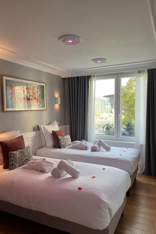 Suite with Spa Bath image 4