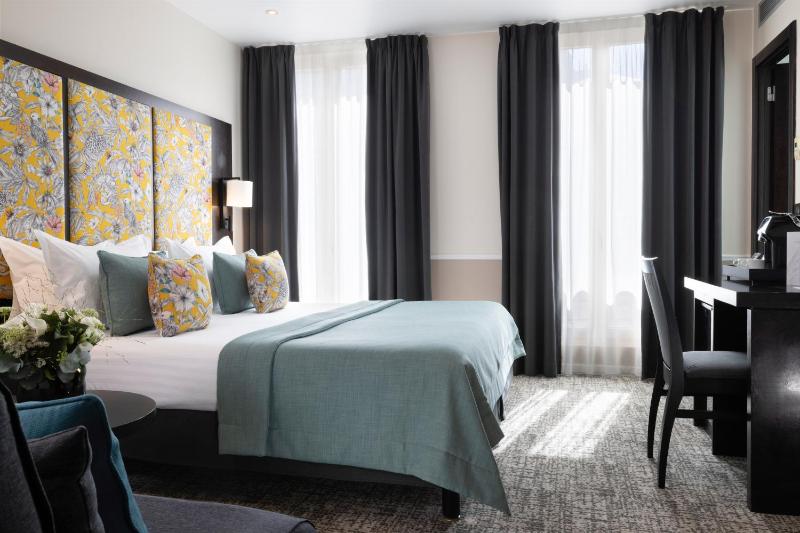 Deluxe Double Room image 1