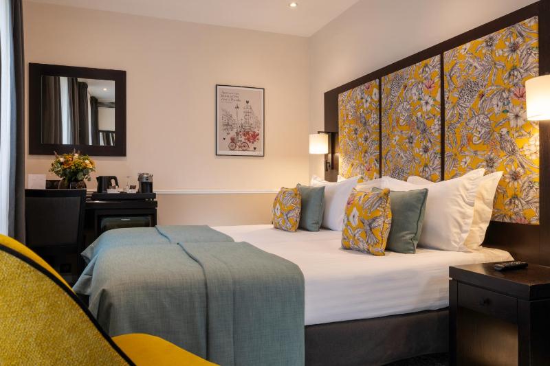 Classic Twin Room image 1