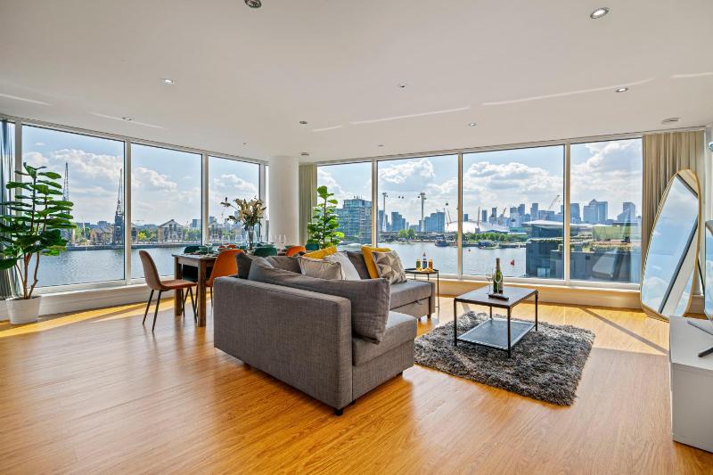 Apartment with Balcony image 2