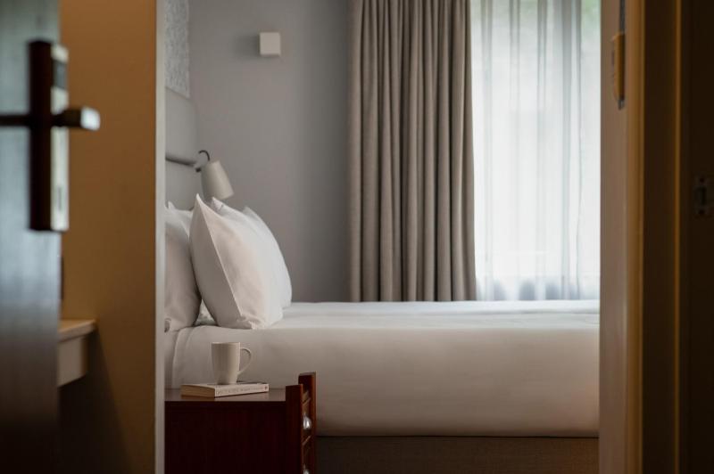 Twin Room image 1