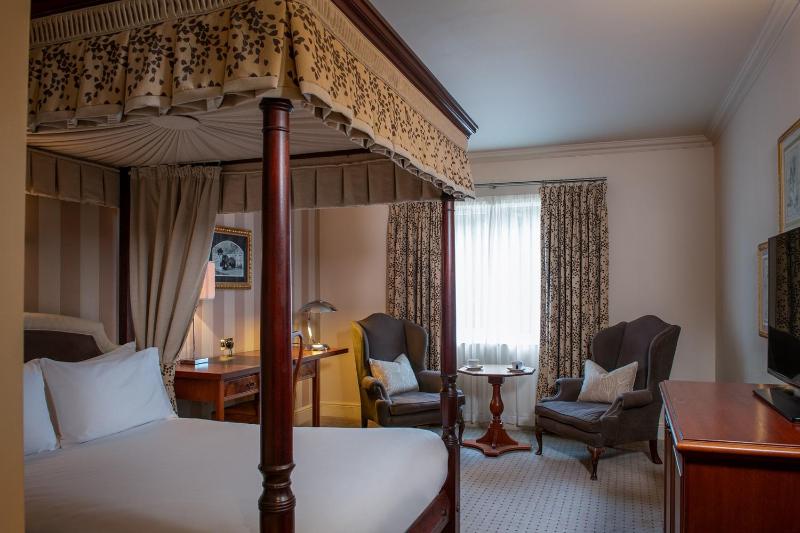 Standard Double Room with Four Poster Bed image 1