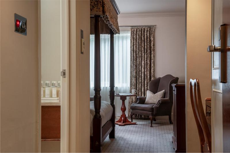 Standard Double Room with Four Poster Bed image 3