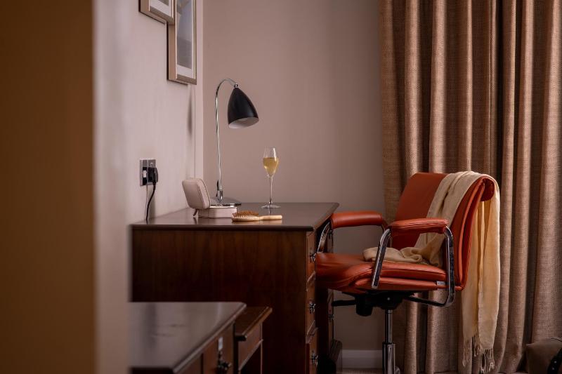 Standard Double or Twin Room image 4