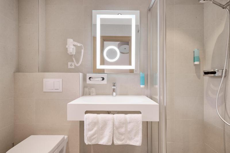 Deluxe Single Room image 2