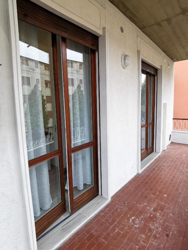 Twin Room with Private Bathroom image 2