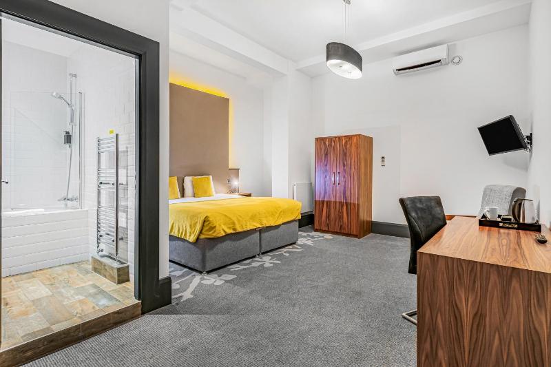 City Double Room - No Window image 1