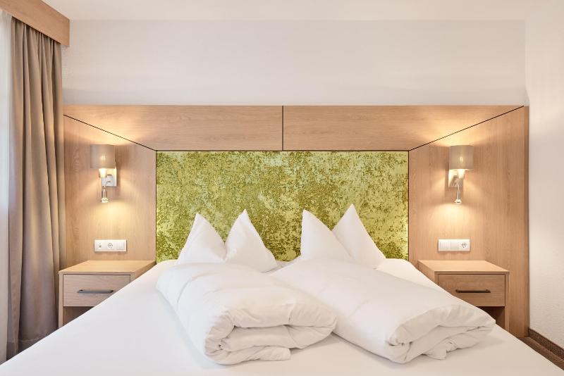 Classic Double Room image 1