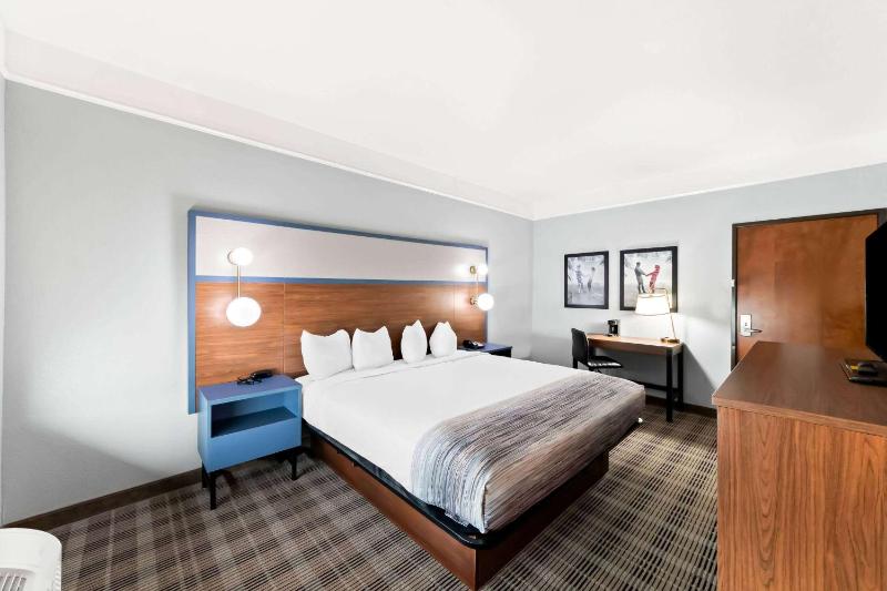 King Room - Non-Smoking image 3