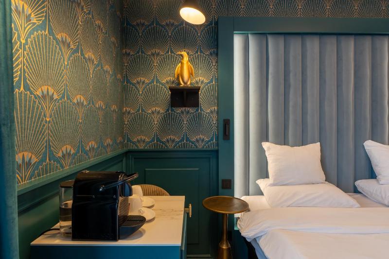 Superior Double Room image 3