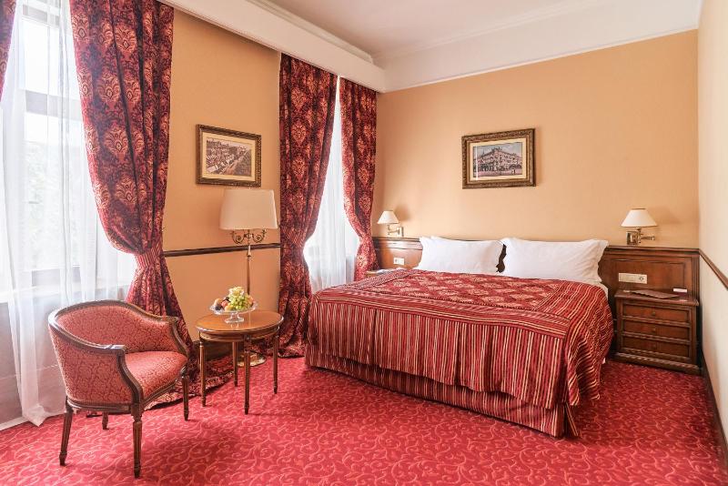 Standard Double or Twin Room image 1