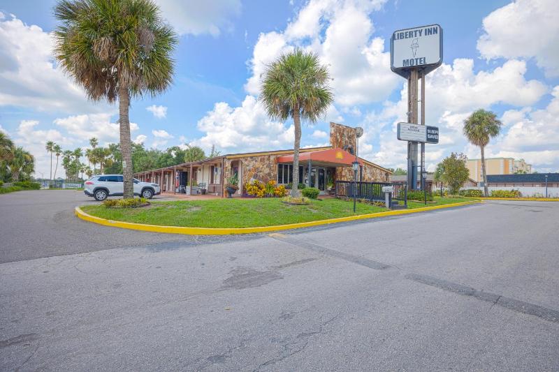 Liberty Inn and Suites Kissimmee near Disney World - image 13