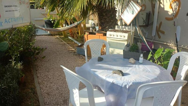Aruba Backpackers - image 18