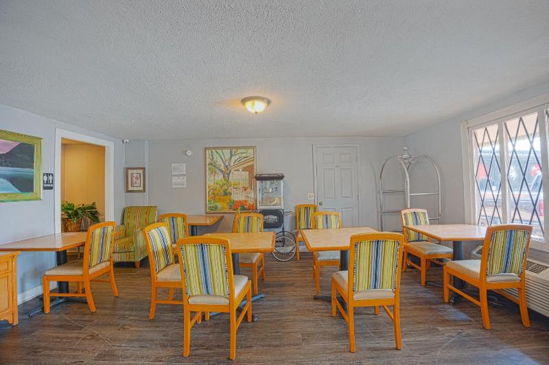 Liberty Inn and Suites Kissimmee near Disney World - image 8