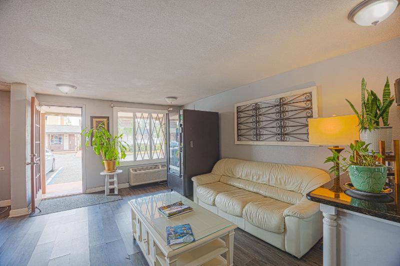 Liberty Inn and Suites Kissimmee near Disney World - image 33