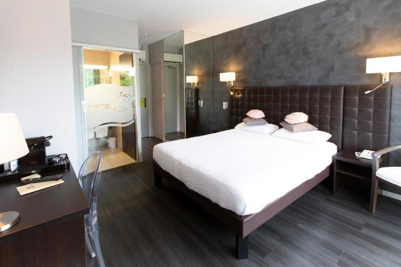 Luxury Double Room image 3