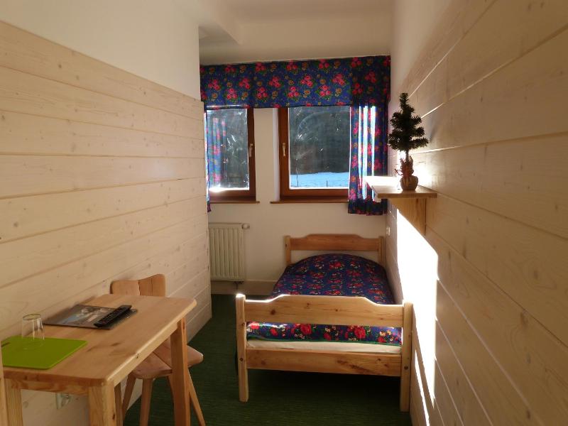 Single Room with Private Bathroom image 2