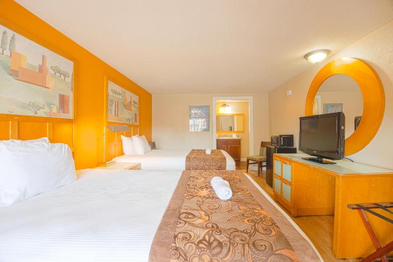 2 Full Beds Non-Smoking image 2