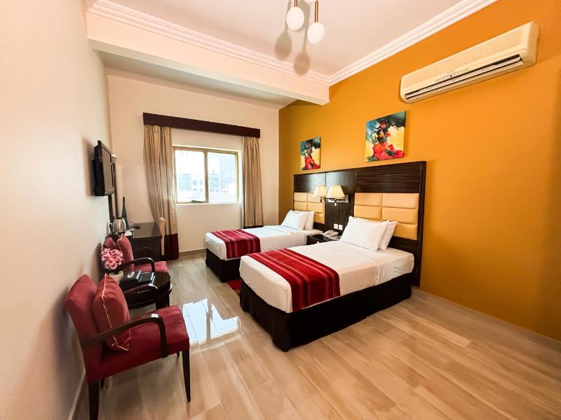 Superior Twin Room image 1