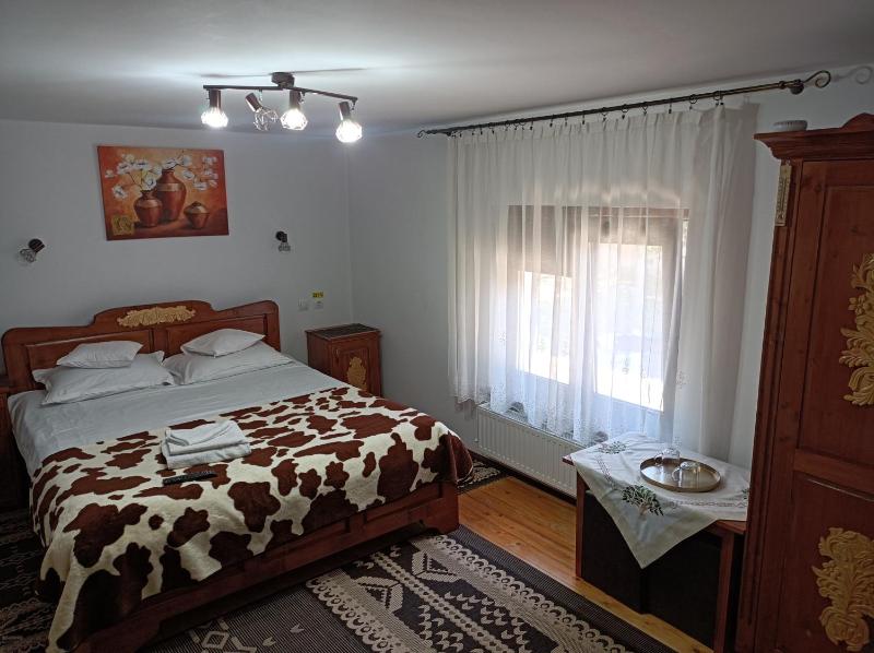 Standard Double Room image 4
