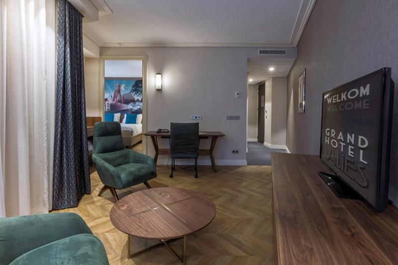 Executive Suite image 1