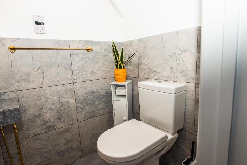 Double Room with Private Bathroom image 3