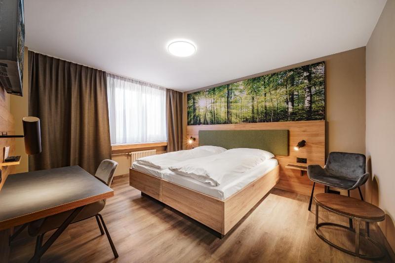 Double or Twin Room Standard image 1