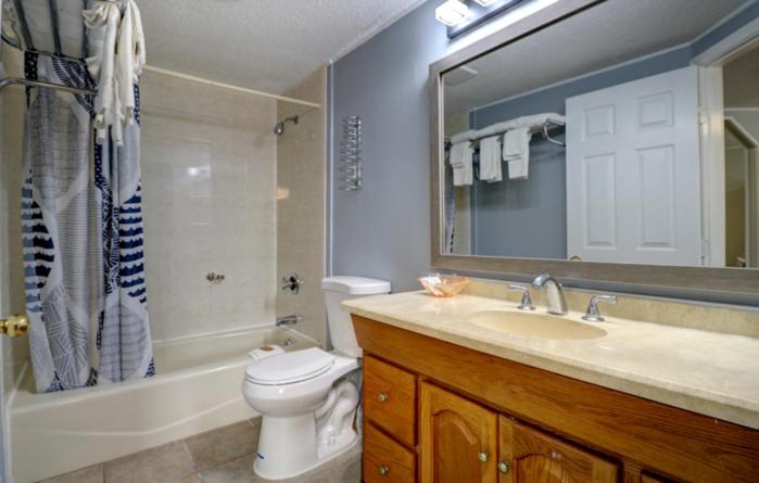 Deluxe Queen Room with Two Queen Beds image 1